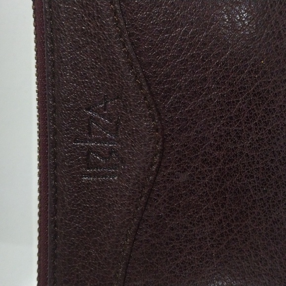 IBIZA Round Zipper Leather Wallet - Card, Bills & Coin Compartments 6 x 4 inches - Picture 3 of 11